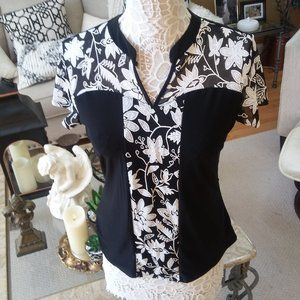 NEW! Black & WHITE Embroidered LACE TOP SZ S